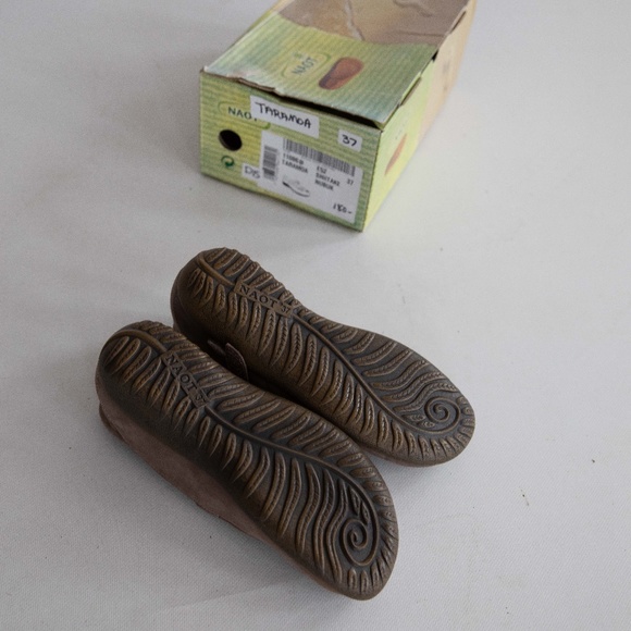 NAOT Taramoa Shiitake Nubuk  Size 37 - Size 6 - Picture 6 of 8